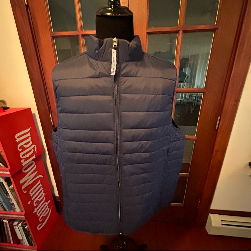 Amazon Essentials Men's Navy Quilted Vest